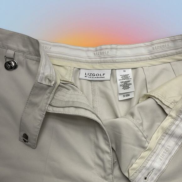 LIZ CLAIBORNE GOLF Women’s 10 Cream / Khaki Shorts - Picture 3 of 4